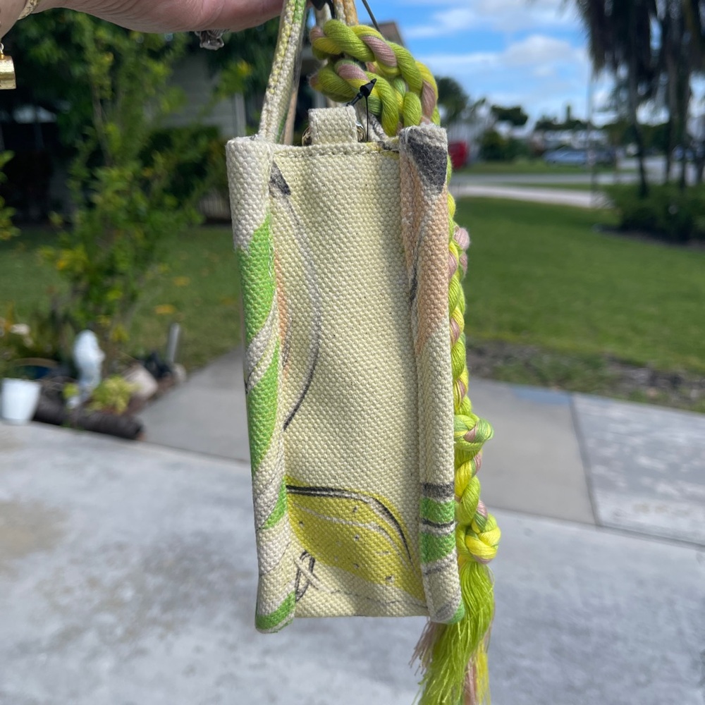 VINCE CAMUTO Printed Small Canvas Tote-Oriel In La Frutta - Picture 11 of 15